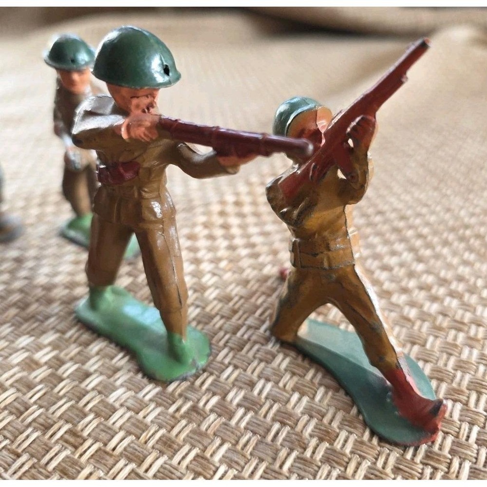 Antique Cast Lead Soldier Figures (Lot of 7) Barclay Manoil Style 1920s–40s USA
